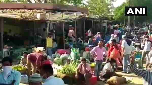 Covid 19 weekend Curfew: Silence on roads from UP to Chandigarh Covid 19 weekend Curfew: Silence on roads from UP to Chandigarh