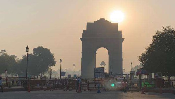 कोरोना को बेकाबू देख दिल्ली सरकार ने लगाई नई पाबंदियां, शादी में 50 और अंतिम संस्कार में 20 लोग होंगे शामिल कोरोना को बेकाबू देख दिल्ली सरकार ने लगाई नई पाबंदियां, शादी में 50 और अंतिम संस्कार में 20 लोग होंगे शामिल