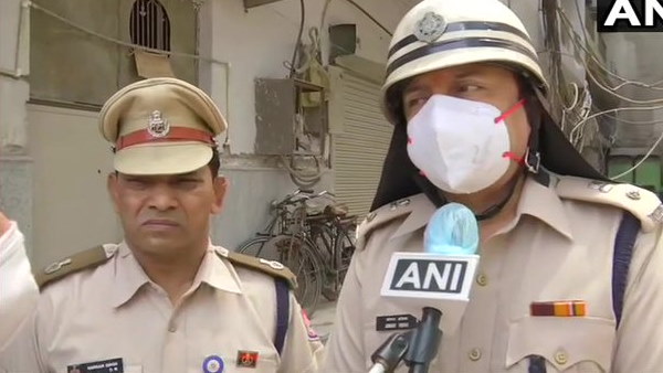 WATCH Delhi: Fire breaks out in a factory near MTNL office Dilshad Garden Industrial Area WATCH Delhi: Fire breaks out in a factory near MTNL office Dilshad Garden Industrial Area
