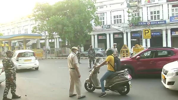 covid coronavirus delhi lockdown today: Delhi Police cut off challans of 2192 people covid coronavirus delhi lockdown today: Delhi Police cut off challans of 2192 people