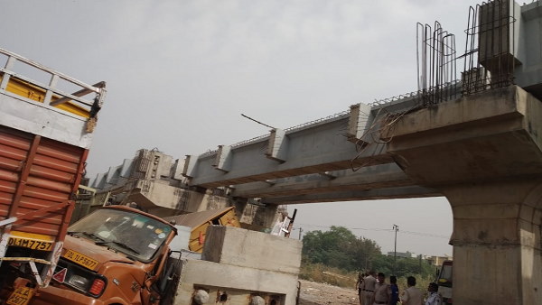 under-construction bridge collapsed in Punjabi Bagh area Delhi, rescue operation at the spot under-construction bridge collapsed in Punjabi Bagh area Delhi, rescue operation at the spot
