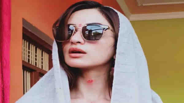 दीक्षा सिंह किसी मझे हुए राजनेता की तरह घूम रही गांव-गांव