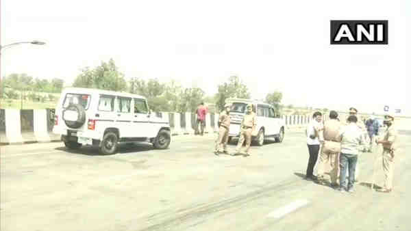 Eastern Peripheral Expressway blocked by farmers protesting against the three farm laws Eastern Peripheral Expressway blocked by farmers protesting against the three farm laws