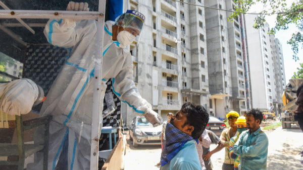 Doctors Write to PM Modi Complaining Against VIP Culture, Politicians Call Them Home for corona Treatment Doctors Write to PM Modi Complaining Against VIP Culture, Politicians Call Them Home for corona Treatment