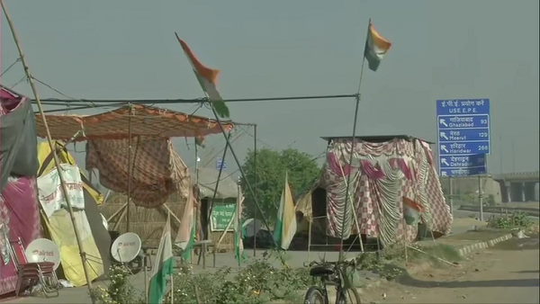 Haryana Farmers protesting in Palwal against Farm Laws, KMP-KGP blocked Haryana Farmers protesting in Palwal against Farm Laws, KMP-KGP blocked