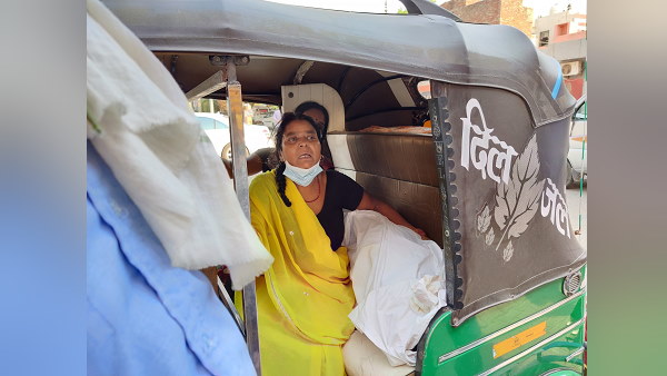 Gurugram families forced to carry Covid 19 victims in auto-rickshaws and private vehicles for cremation Gurugram families forced to carry Covid 19 victims in auto-rickshaws and private vehicles for cremation