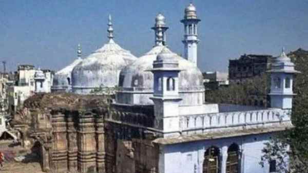 औरंगजेब के आदेश पर मंदिर गिराने का दावा