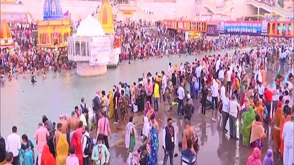 police search for 20 Covid patients who attended Mahakumbh and absconded from a hospital police search for 20 Covid patients who attended Mahakumbh and absconded from a hospital