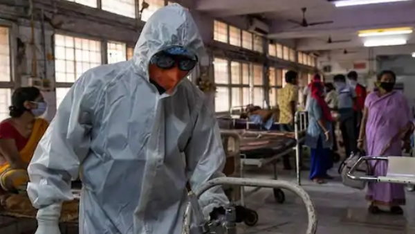 shortage of ICU beds and ventilators in Nagpur hospitals, 5000 new cases coming in city every day shortage of ICU beds and ventilators in Nagpur hospitals, 5000 new cases coming in city every day