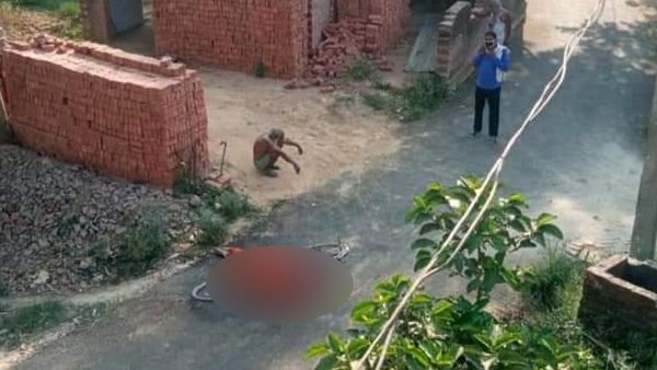 कोरोना के डर से किसी ने नहीं की मदद, अंतिम संस्कार से भी रोका