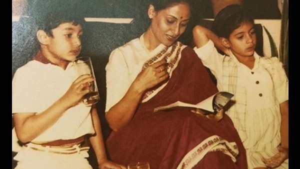 बाल हुए सफेद लेकिन नहीं बदली जया की मुस्कान