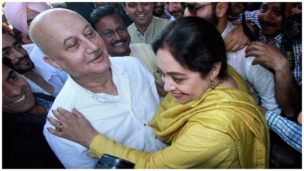 भावुक होकर पति अनुपम खेर ने किरण खेर की कैंसर पर क्या कहा?