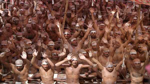 पहले शाही स्नान पर करीब 32 लाख लोगों ने लगाई थी आस्था की डुबकी
