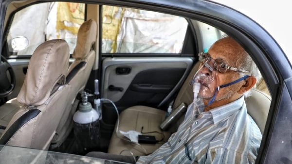 Covid positive 70 year old man could not find bed in a hospital in Lucknow Covid positive 70 year old man could not find bed in a hospital in Lucknow