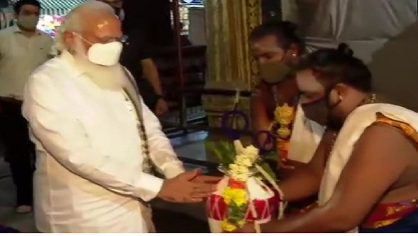 PM मोदी ने की मीनाक्षी देवी मंदिर में पूजा-अर्चना, Pics PM मोदी ने की मीनाक्षी देवी मंदिर में पूजा-अर्चना, Pics