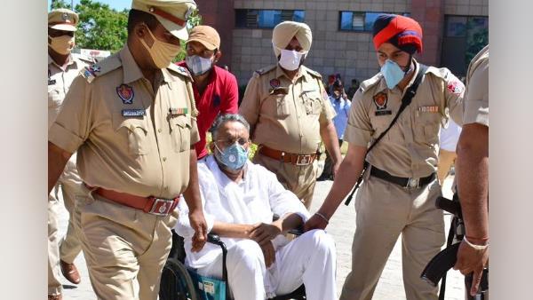 up police team on the way to bring back mukhtar ansari from punjab up police team on the way to bring back mukhtar ansari from punjab