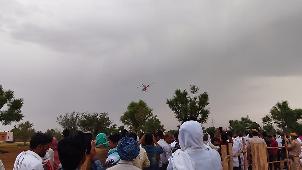 हेलीकॉप्टर ने निम्बड़ी चांदावता से भरी उड़ान