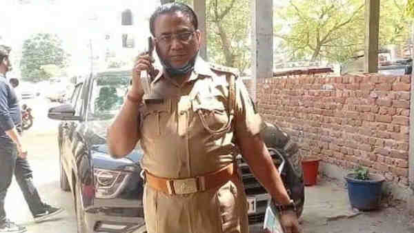 Meerut News: nauchandi police station sho advised the victim to chant Gayatri Mantra instead of filing a report Meerut News: nauchandi police station sho advised the victim to chant Gayatri Mantra instead of filing a report