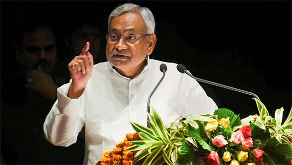 नीतीश कुमार का बड़ा फैसला- बिहार के हेल्थ वर्कर्स को मिलेगा एक महीने का अतिरिक्त वेतन नीतीश कुमार का बड़ा फैसला- बिहार के हेल्थ वर्कर्स को मिलेगा एक महीने का अतिरिक्त वेतन