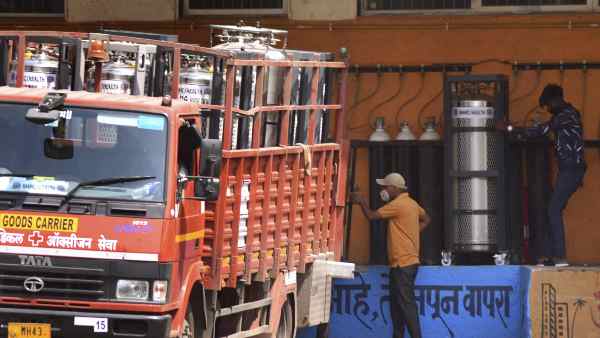 क्रायोजेनिक टैंकर्स में तरल मेडिकल ऑक्सीजन ढोने की मंजूरी