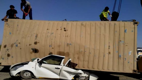 Pali Accident container fell on car four died including husband and wife Pali Accident container fell on car four died including husband and wife