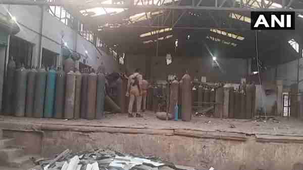 Kanpur News: One worker no more after an oxygen cylinder exploded during refilling at Panki Oxygen Plant Kanpur News: One worker no more after an oxygen cylinder exploded during refilling at Panki Oxygen Plant
