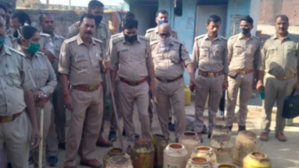 uttar pradesh three more policemen suspended for link with liquor mafia in pratapgarh uttar pradesh three more policemen suspended for link with liquor mafia in pratapgarh
