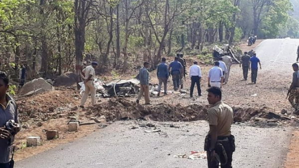 Indian Air Force deploys Mi 17 helicopters to help paramilitary forces in rescue operations in Sukma Indian Air Force deploys Mi 17 helicopters to help paramilitary forces in rescue operations in Sukma