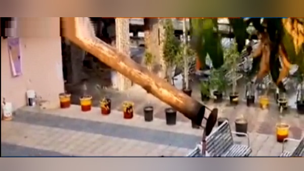 Surat: Crematorium chimney tilts due to overheating amid rush of covid 19 deaths Surat: Crematorium chimney tilts due to overheating amid rush of covid 19 deaths