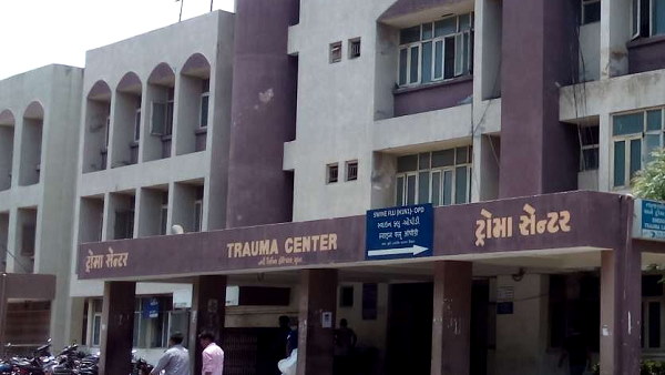 covid-19 positive patient escaped from Surat new Civil Hospital trauma Center covid-19 positive patient escaped from Surat new Civil Hospital trauma Center