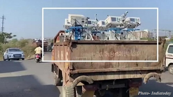 Covid 19 Ventilators Brought In Garbage Trucks by surat municipal corporation team, pics goes to viral Covid 19 Ventilators Brought In Garbage Trucks by surat municipal corporation team, pics goes to viral