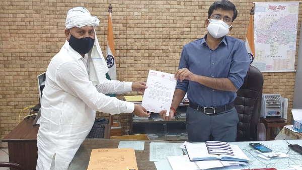 uttar pradesh, coronavirus, Meerut, Rafiq Ansari, 25 lakh to purchase soil for city five graveyards, कोरोना वायरस, मेरठ, उत्तर प्रदेश, SP uttar pradesh, coronavirus, Meerut, Rafiq Ansari, 25 lakh to purchase soil for city five graveyards, कोरोना वायरस, मेरठ, उत्तर प्रदेश, SP