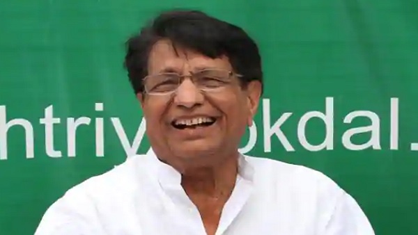 हर सरकार में 'फिट' हो जाने का हुनर जानते थे