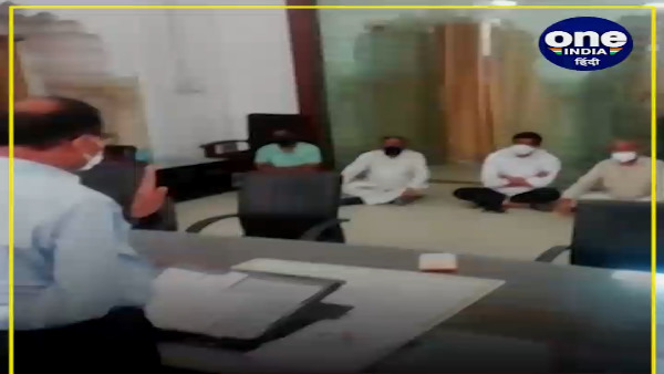 Alwar MLA Sanjay Sharma gave six hours sit-in strike in dm Nannumal Pahadia office Alwar MLA Sanjay Sharma gave six hours sit-in strike in dm Nannumal Pahadia office