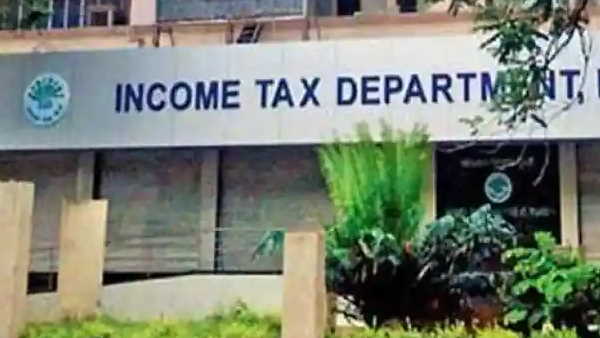 Maharashtra Income tax raids on real estate businessman undisclosed income of 100 crores unearthed Maharashtra Income tax raids on real estate businessman undisclosed income of 100 crores unearthed