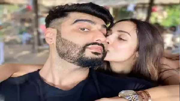 अंकल आंटी के सामने एक शो में अर्जुन कपूर ने खोला ये राज
