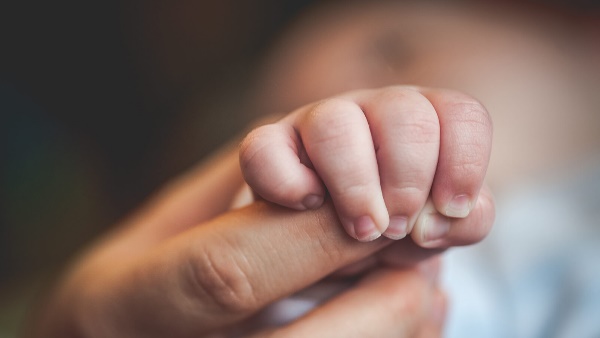 covid negative woman gave birth to corona postive daughter in BHU varanasi covid negative woman gave birth to corona postive daughter in BHU varanasi