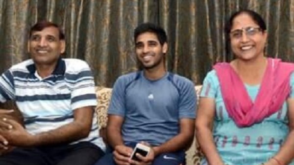 cricketer bhuvneshwar kumar mother admitted in meerut hospital after problem in breathing cricketer bhuvneshwar kumar mother admitted in meerut hospital after problem in breathing