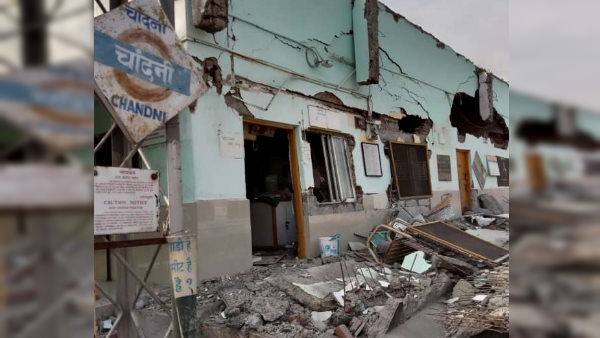 असीगढ़ व नेपानगर के बीच पुष्पक एक्सप्रेस