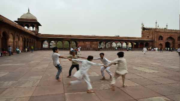 तीसरी लहर के समय को लेकर अलग-अलग अनुमान है