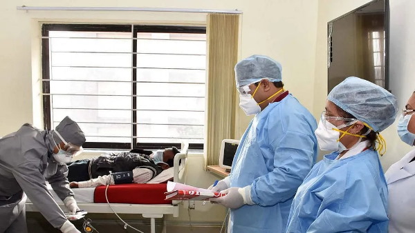 वैक्सीनेशन पर झूठ और लापरवाही