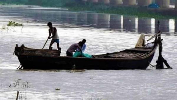 बिहार के बक्सर में गंगा नदी से 71 लाशें निकाली गई हैं Bodies of 71 suspected COVID victims found floating in the Ganga at Chausa in Buxar district of Bihar बिहार के बक्सर में गंगा नदी से 71 लाशें निकाली गई हैं Bodies of 71 suspected COVID victims found floating in the Ganga at Chausa in Buxar district of Bihar