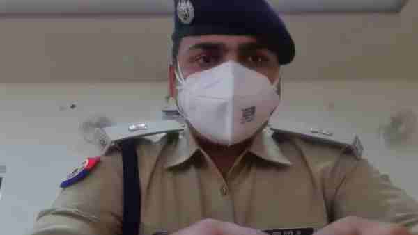 Ghaziabad police issued helpline number to stop black marketing of life saving medicines Ghaziabad police issued helpline number to stop black marketing of life saving medicines