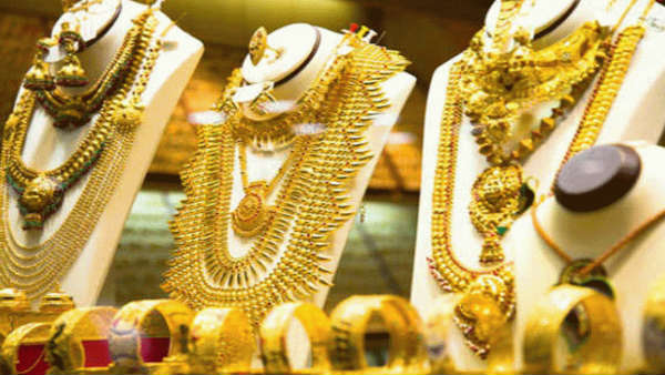 Gold Silver Price Today: सोना खरीदने का सबसे अच्छा मौका, रिकार्ड लेवल से इतना सस्ता मिल रहा है गोल्ड | Gold Silver Price Today getting so cheap from record level - Hindi Oneindia