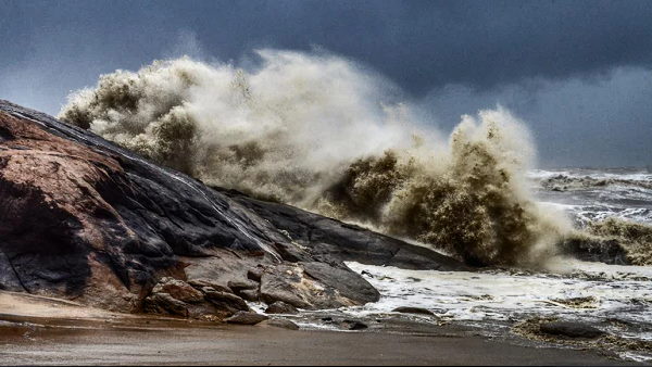 Cyclone Tauktae update: Meteorological Department Scientist of Ahmedabad Manorama Mohanty info Cyclone Tauktae update: Meteorological Department Scientist of Ahmedabad Manorama Mohanty info