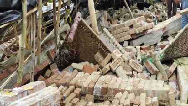 Hardoi News: Four people died in wall collapse due to heavy rains Hardoi News: Four people died in wall collapse due to heavy rains