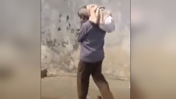 In jalandhar, father wandering on street carrying the corpse of his covid infected son, heart Broken video goes to viral In jalandhar, father wandering on street carrying the corpse of his covid infected son, heart Broken video goes to viral