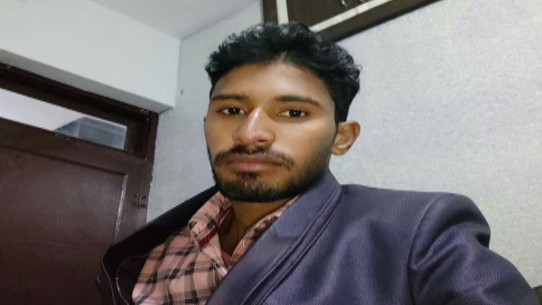 महेन्द्र प्रतियोगी परीक्षाओं की तैयारी कर रहा था