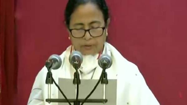 ममता बनर्जी लगातार तीसरी बार बनीं बंगाल की मुख्यमंत्री ममता बनर्जी लगातार तीसरी बार बनीं बंगाल की मुख्यमंत्री