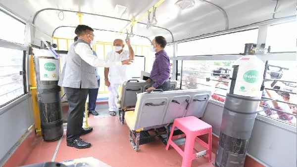 Karnataka CM Yeddyurappa launches Oxybus service in Bengaluru,patients will get oxygen support in emergency Karnataka CM Yeddyurappa launches Oxybus service in Bengaluru,patients will get oxygen support in emergency